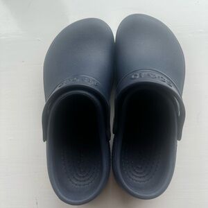 NAVY CROC CLOGS